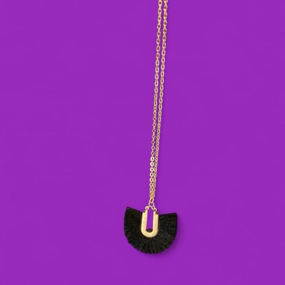 Black fringe necklace with gold tone chain #festivalvibes #bohochic